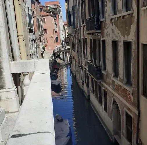 巴巴里戈酒店 招待所